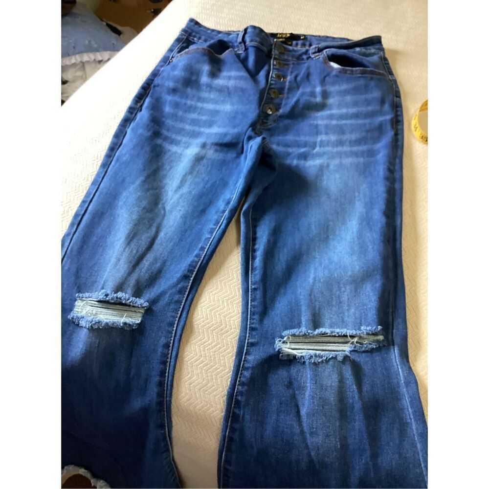L & B Midrise Super Flared Distressed Jeans 14 - Picture 8 of 8